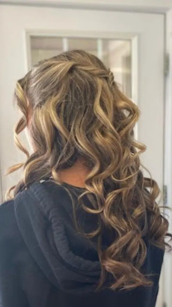 Long loose waves with highlights